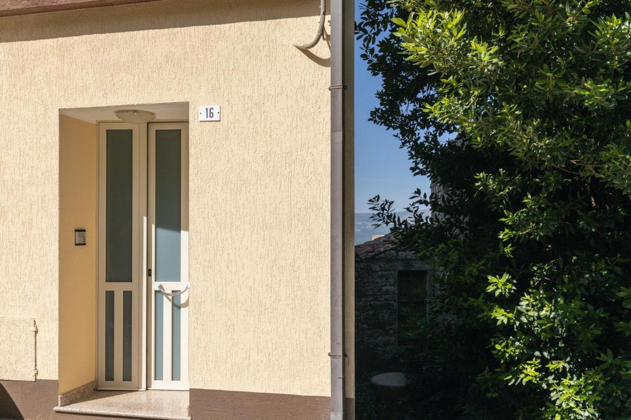 Mansarda Moro Apartman Baunei Kültér fotó