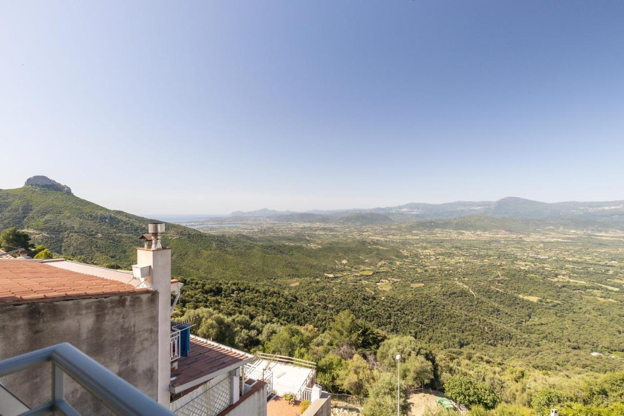 Mansarda Moro Apartman Baunei Kültér fotó